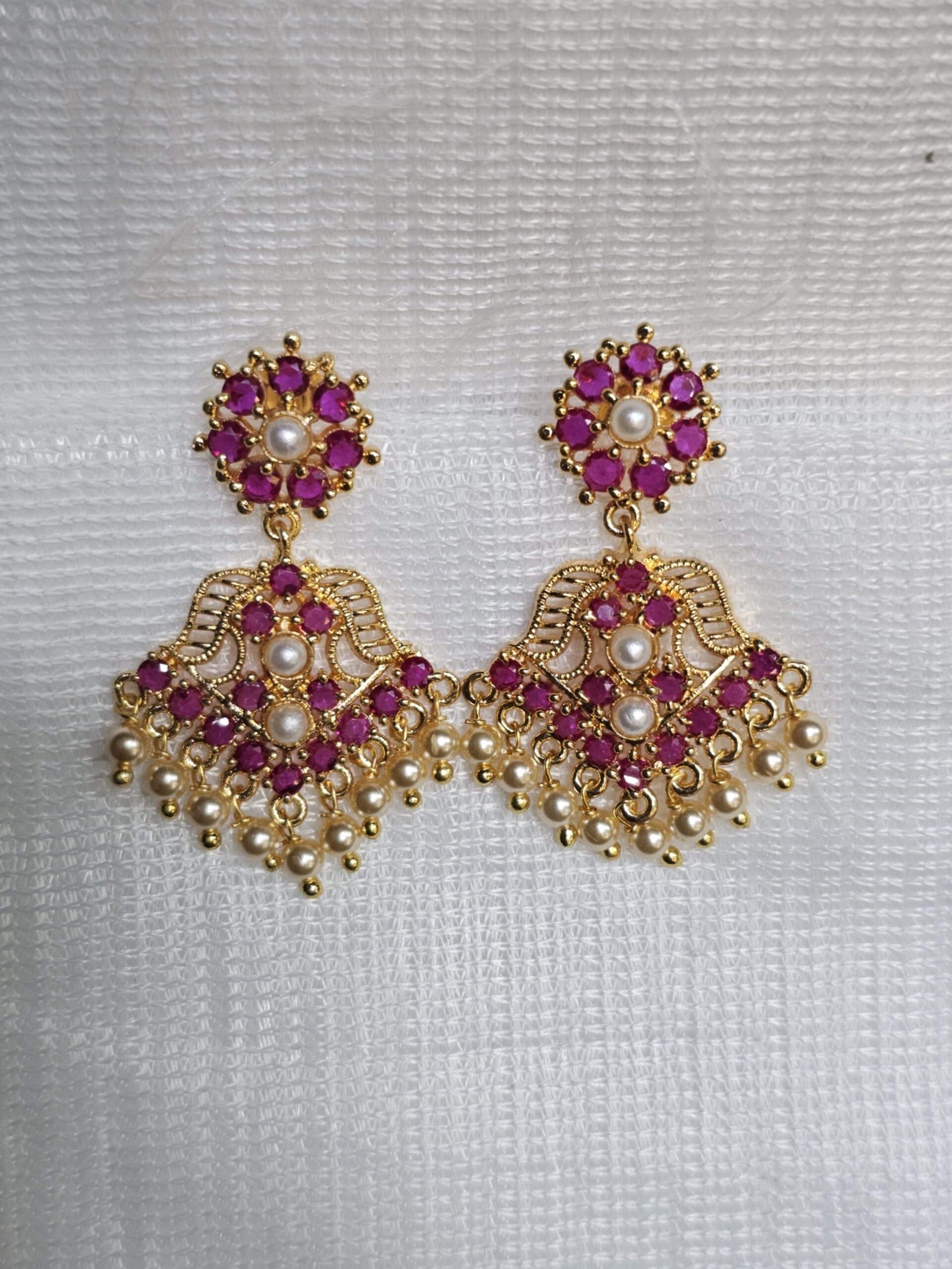 Ear 01 ruby